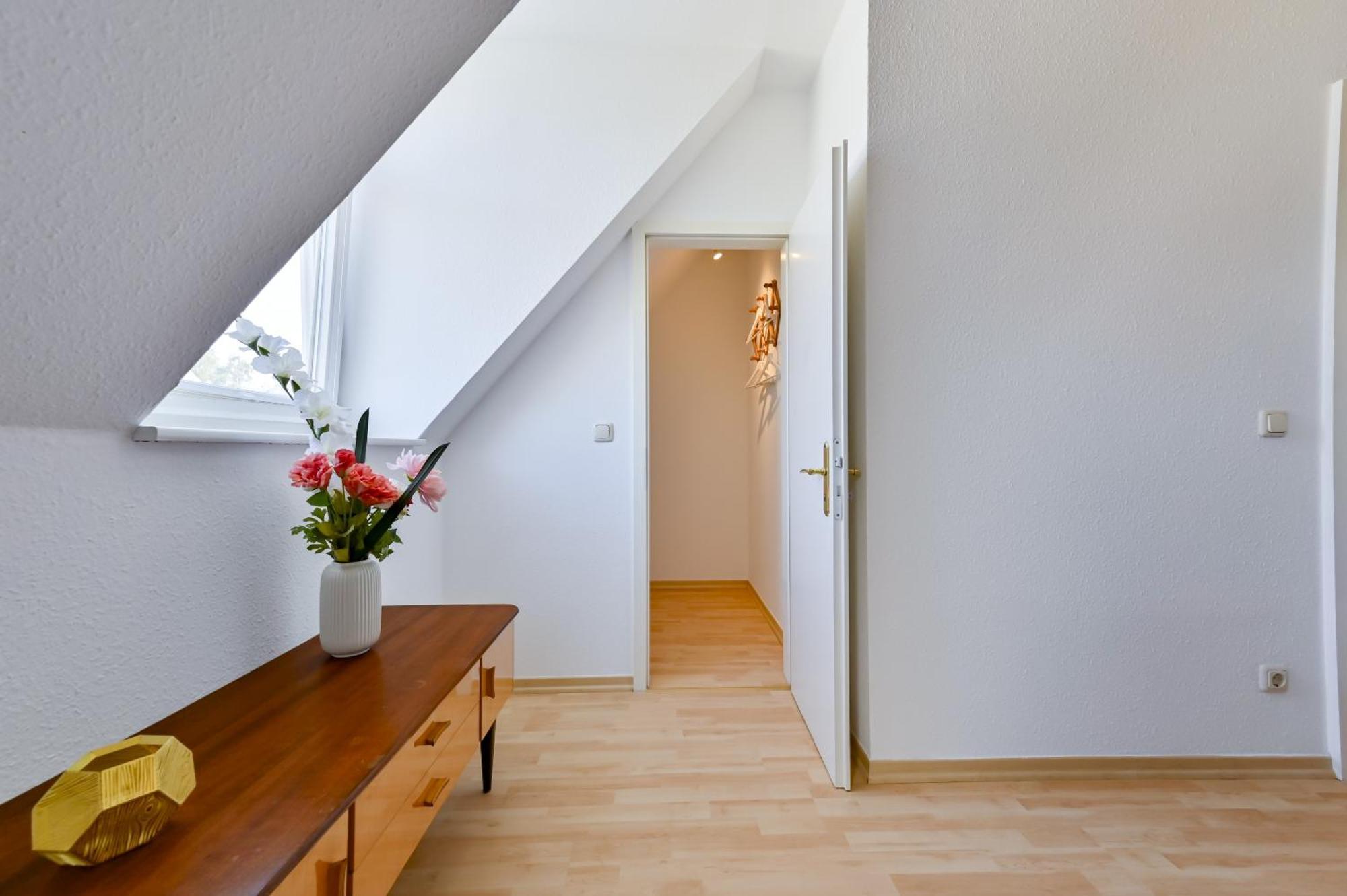 Premium Quartier Clara , Karl Und Fritz Auf Dem Kassberg Mit Eigenem Stellplatz Lägenhet Chemnitz Rum bild
